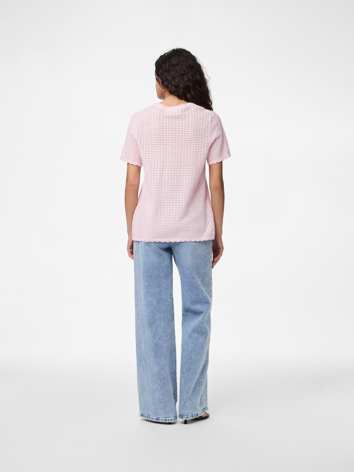 model_shot-back